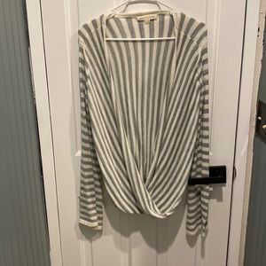 Long sleeved pullover